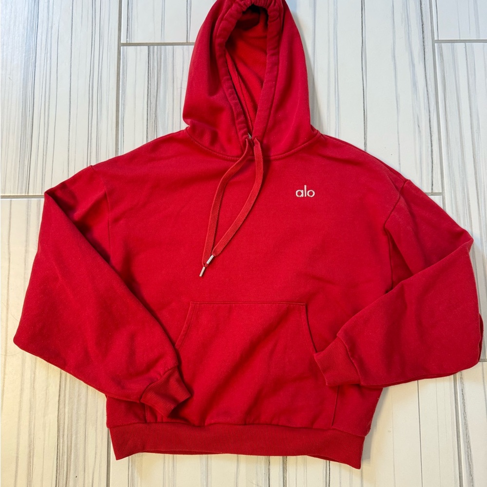 Alo Accolade hoodie in classic red XS (unisex)